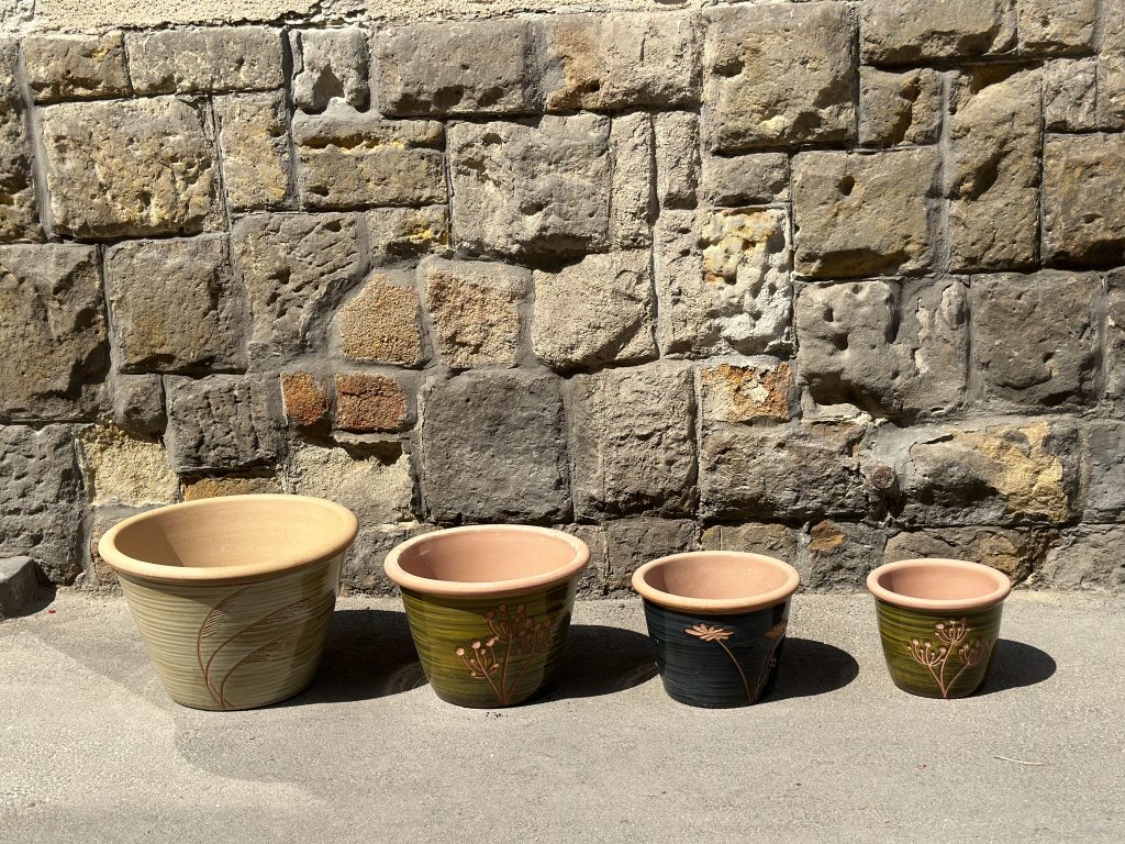 Ceramic plant holder